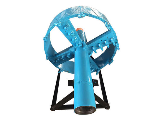 API 168mm OD. Pemotong Terbang Baja Karbida Beralur Hitam Reamer 1800mm